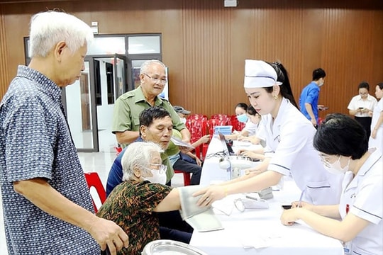 Giải bài toán nguồn nhân lực chăm sóc người cao tuổi