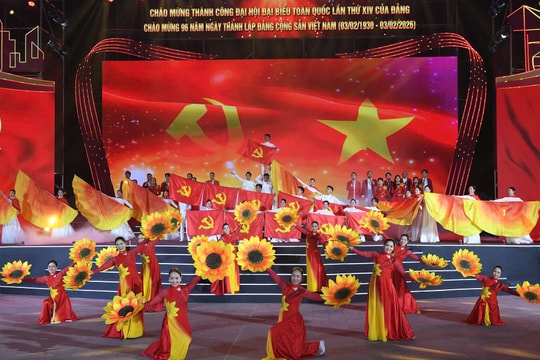 Bản hòa ca mừng Đảng quang vinh, đất nước vươn mình