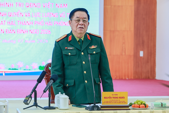 Đại tướng Nguyễn Trọng Nghĩa làm việc, tặng quà Tết tại đặc khu Cát Hải