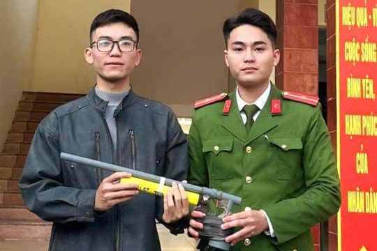 Người dân xã Thanh Hà tự nguyện nộp nhiều vũ khí, vật liệu nổ