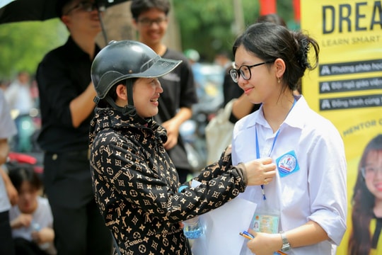 Công bố sớm môn thi thứ ba vào lớp 10, giải tỏa tâm lý cho học sinh