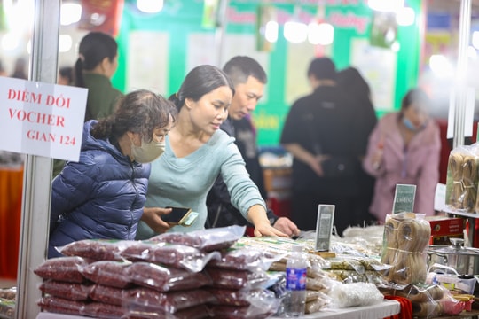 Khai mạc Chợ Tết Công đoàn Hải Phòng 2026