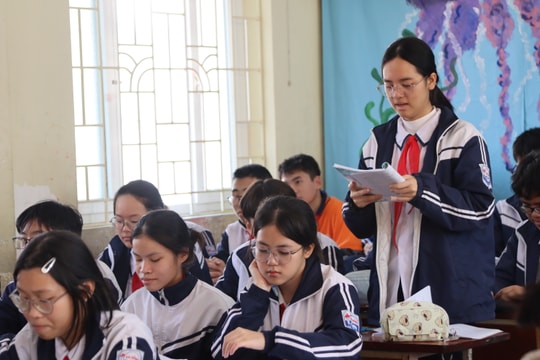 Học sinh lớp 9 tăng tốc ôn thi ngoại ngữ