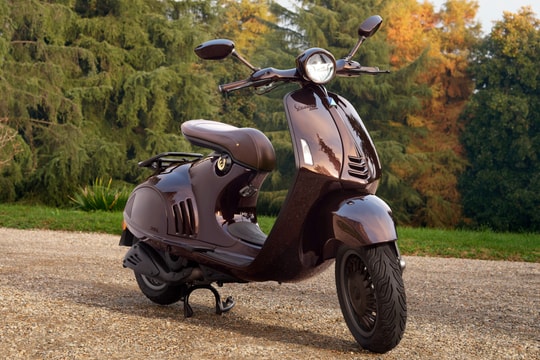 Vespa 946 phiên bản Bính Ngọ dự kiến về Việt Nam đầu tháng 2