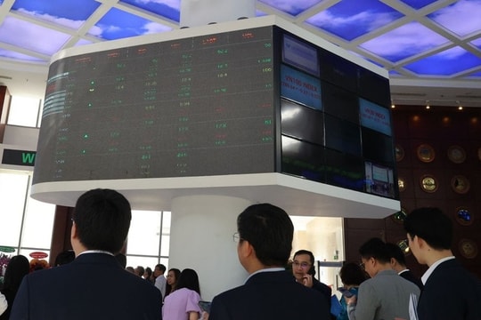 VN-Index tăng hơn 12 điểm, cắt mạch giảm sâu