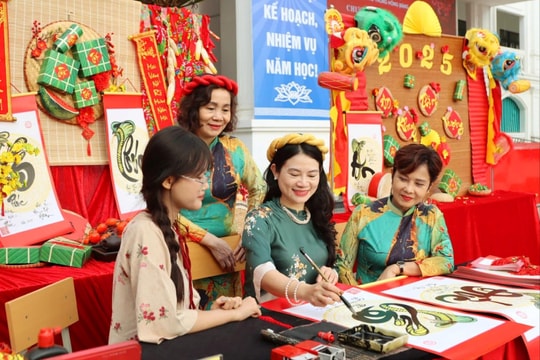 Giáo dục truyền thống dân tộc qua Tết Việt
