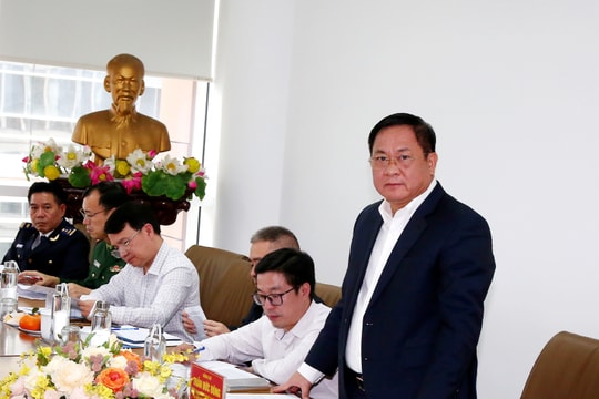 Strengthening unannounced inspections to prevent smuggling and counterfeit goods during the Tet holiday