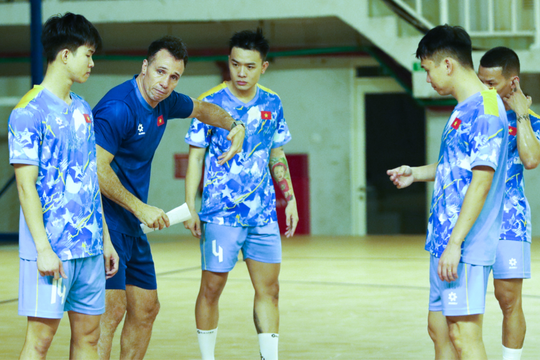 Đội tuyển Futsal Việt Nam chuẩn bị cho trận tranh ngôi nhất bảng