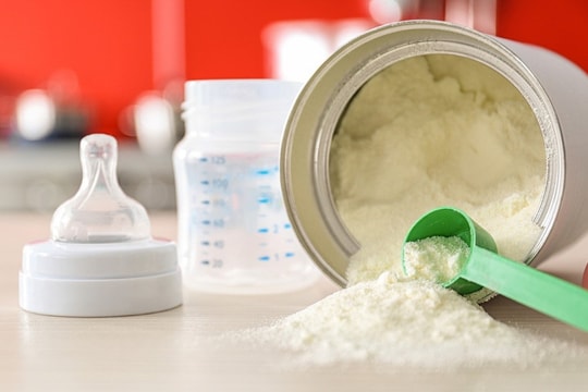 Pháp siết chặt kiểm soát độc tố trong sữa công thức