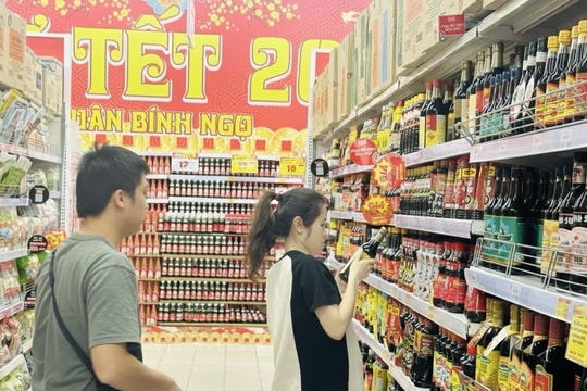 Kiểm soát chặt thị trường hàng hóa Tết