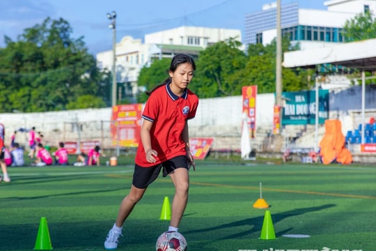 'Bệ đỡ' cho các cầu thủ bóng đá nữ Hải Phòng