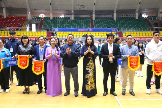 Gần 500 tay vợt tranh tài Giải cầu lông học sinh THPT thành phố Hải Phòng