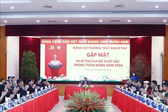 Thường trực Ban Bí thư Trần Cẩm Tú gặp mặt 96 Bí thư chi bộ xuất sắc