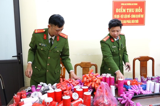 Công an phường An Phong vận động người dân giao nộp 42 kg pháo