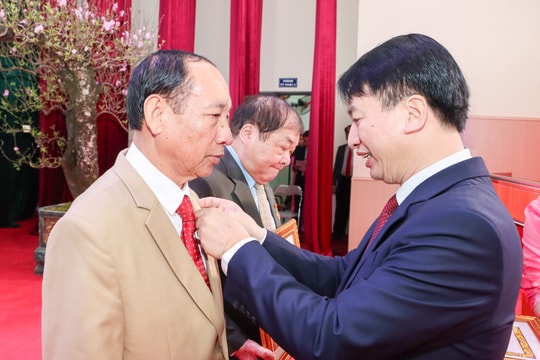 Xây dựng xã Kiến Thụy, phường Phù Liễn phát triển bền vững