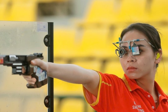 Trịnh Thu Vinh cùng đồng đội giành Huy chương bạc giải châu Á 2026