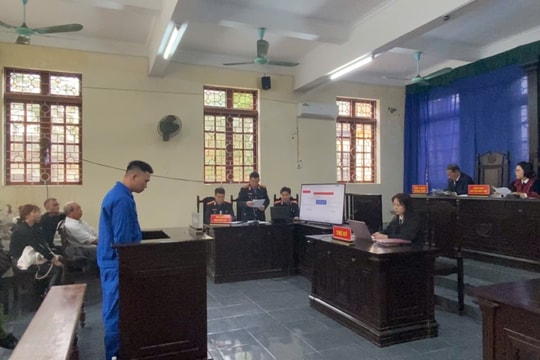 Mâu thuẫn trong lúc uống bia, thanh niên dùng cốc thuỷ tinh đánh người
