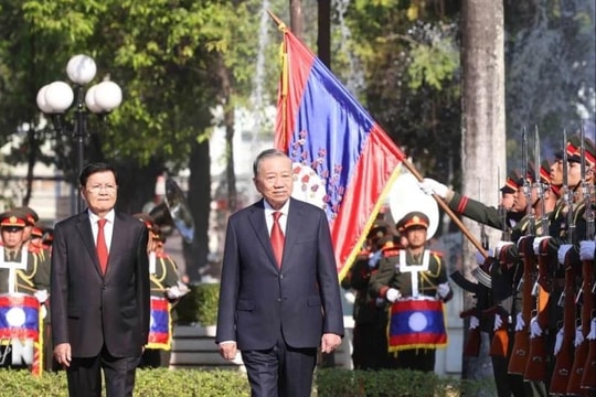 Lễ đón trọng thể Tổng Bí thư Tô Lâm tại thủ đô Viêng Chăn của Lào