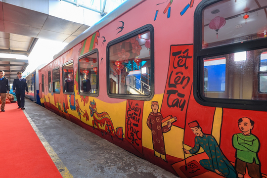 Trade Union helps workers return home for the Lunar New Year