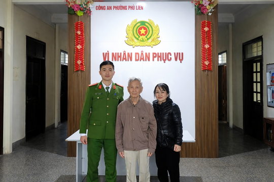 Công an phường Phù Liễn giúp đỡ cụ ông đi lạc tìm được gia đình