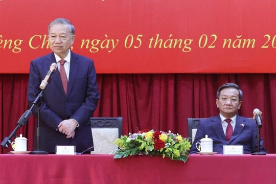 Tổng Bí thư Tô Lâm gặp gỡ cán bộ Đại sứ quán và cộng đồng người Việt Nam tại Lào