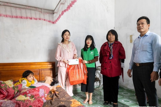 Người phụ nữ 'một tay' và hành trình trao cơ hội