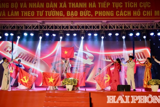 Nhiều nghệ sĩ chuyên nghiệp tham gia chương trình văn nghệ mừng Đảng, mừng xuân ở xã Thanh Hà