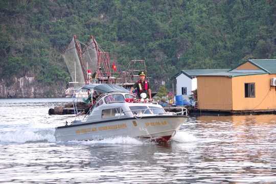 Cắm 47 biển báo ‘khu vực biên giới biển’