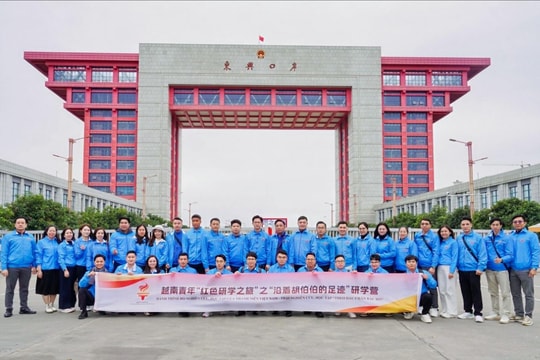 36 thanh niên Hải Phòng tham gia 'Hành trình đỏ - Theo dấu chân Bác Hồ' tại Trung Quốc