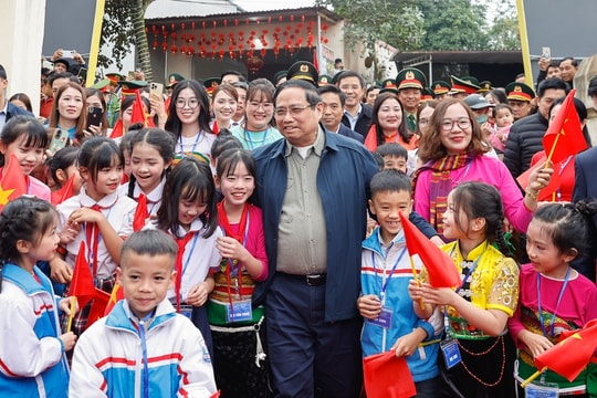 Để nhà trường là nơi ươm mầm tri thức, thắp sáng ước mơ cho học sinh