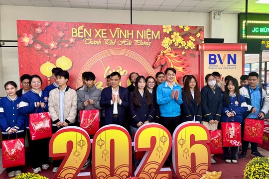 Tết sẻ chia với sinh viên xa quê, khó khăn