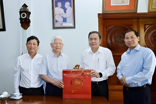 Chủ tịch Quốc hội thăm, chúc Tết nguyên lãnh đạo Đảng, Nhà nước