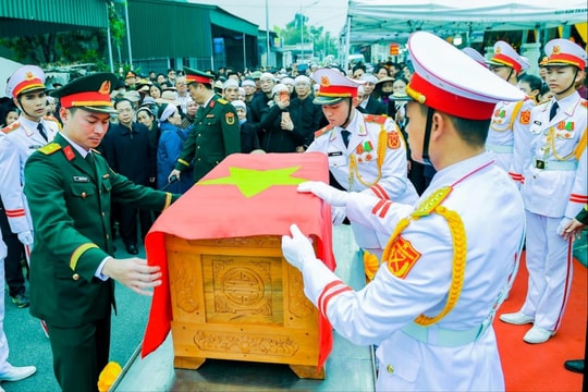 Tiễn đưa đồng chí Đoàn Duy Thành về nơi an nghỉ cuối cùng tại quê nhà Lai Khê