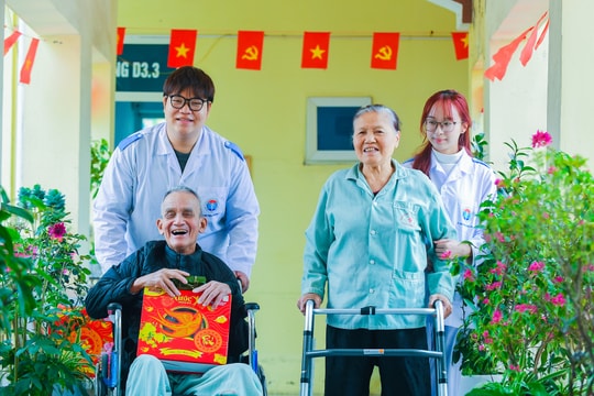 Niềm vui chia sẻ yêu thương