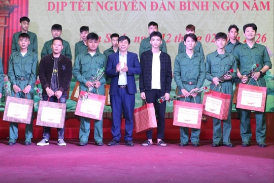Tiếp sức cho thanh niên lên đường nhập ngũ