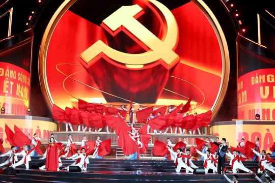 New Year’s Eve with Hai Phong’s art program