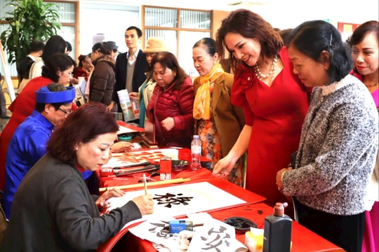 Tet – A “rendezvous of love” for Overseas Vietnamese