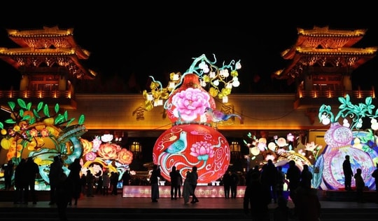 Thế giới tưng bừng đón giao thừa Tết Bính Ngọ