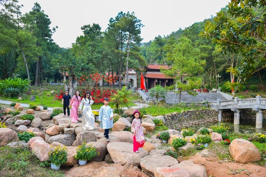 Du xuân di sản văn hóa thế giới Côn Sơn - Kiếp Bạc