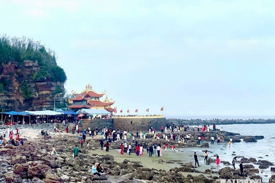 Đồ Sơn đón hơn 103.000 lượt khách du xuân Tết Bính Ngọ 2026