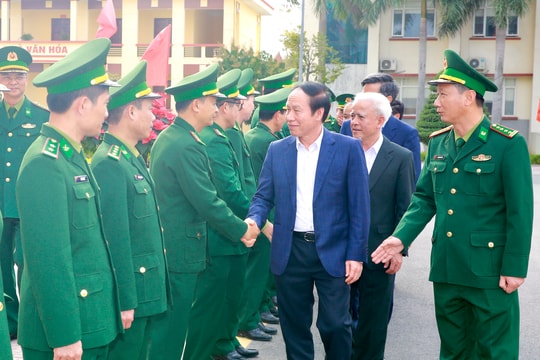 Bí thư Thành ủy Lê Tiến Châu thăm, làm việc với Chi cục Hải quan khu vực III và Bộ đội Biên phòng thành phố