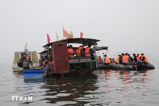 Thủ tướng yêu cầu khắc phục hậu quả vụ tai nạn nghiêm trọng trên hồ Thác Bà