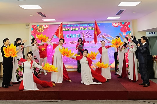 Chương trình giao lưu thơ - nhạc 'Đất Cảng vào Xuân'
