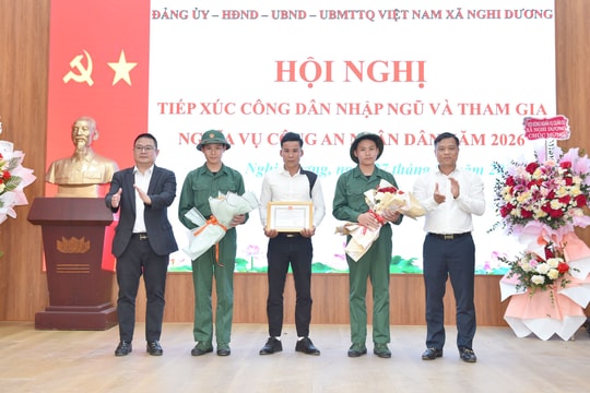 Anh em sinh đôi ở xã Nghi Dương tình nguyện xung phong nhập ngũ