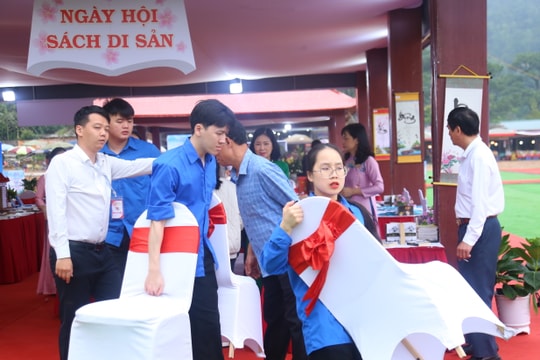 150 sinh viên tình nguyện hỗ trợ Lễ hội mùa Xuân Côn Sơn - Kiếp Bạc