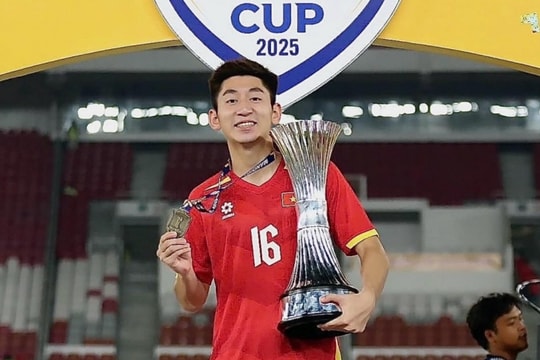 Nỗ lực của chàng cầu thủ quê Hải Phòng Nguyễn Nhật Minh