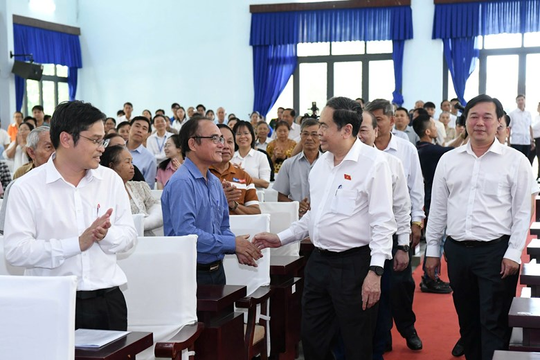 Chủ tịch Quốc hội dự Hội nghị tiếp xúc cử tri với người ứng cử đại biểu Quốc hội