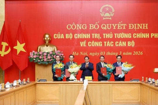 Trao Quyết định điều động, bổ nhiệm lãnh đạo Đảng ủy Chính phủ và 4 bộ, cơ quan