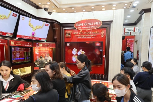 Giá vàng quay đầu giảm mạnh