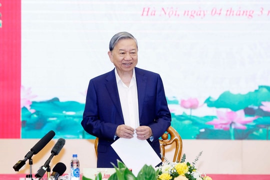 Công tác chính trị, tư tưởng phải thực sự đi trước mở đường